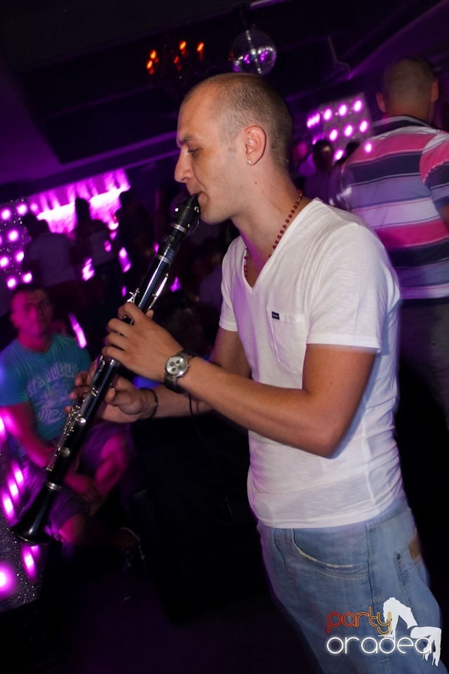 Chef cu muzică live în Club Life,