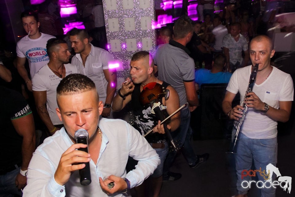 Chef cu muzică live în Club Life,