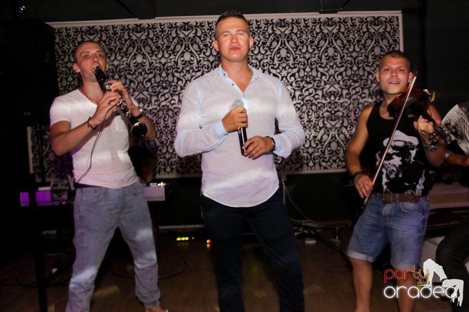Chef cu muzică live în Club Life,