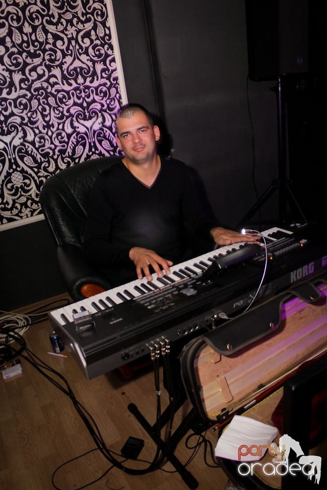 Chef cu muzică live în Club Life,