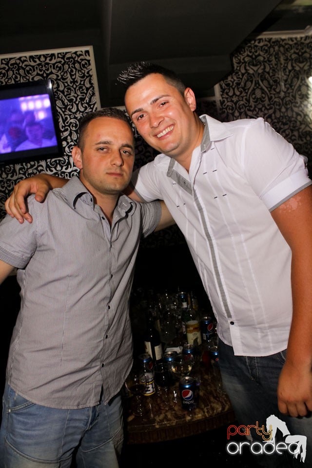 Chef cu muzică live în Club Life,