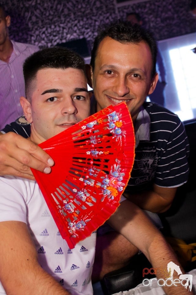 Chef cu muzică live în Club Life,