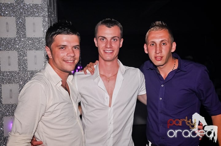 Chef de milioane în Club Life, 