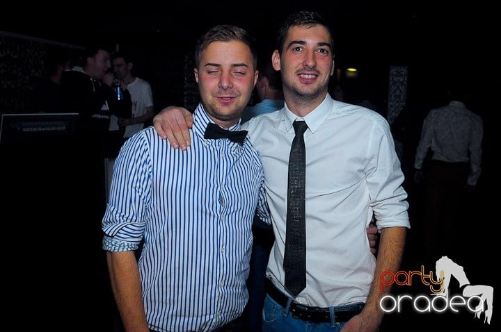 Chef de milioane în Club Life,