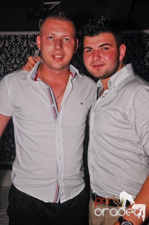 Chef de milioane în Club Life, 