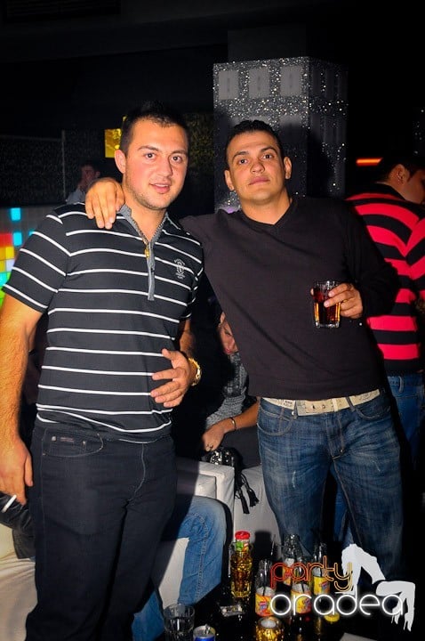 Chef de milioane în Club Life,