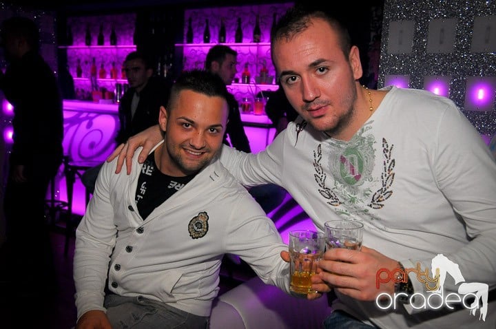 Chef de milioane în Club Life,