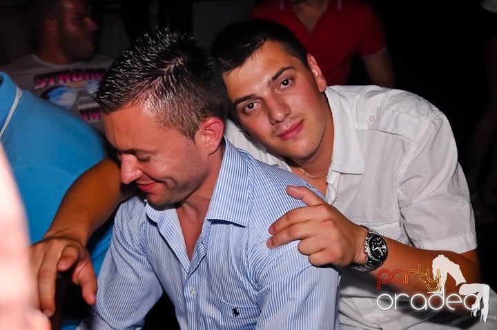 Chef de milioane în Club Life, 