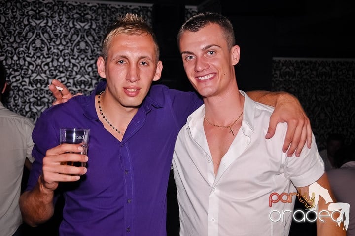 Chef de milioane în Club Life, 