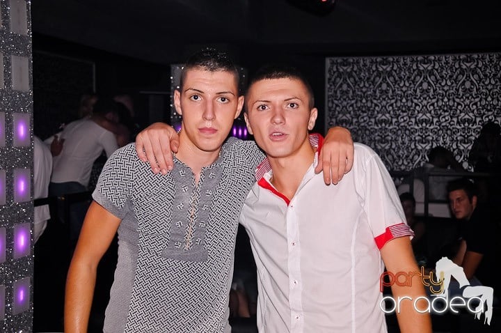 Chef de milioane în Club Life, 