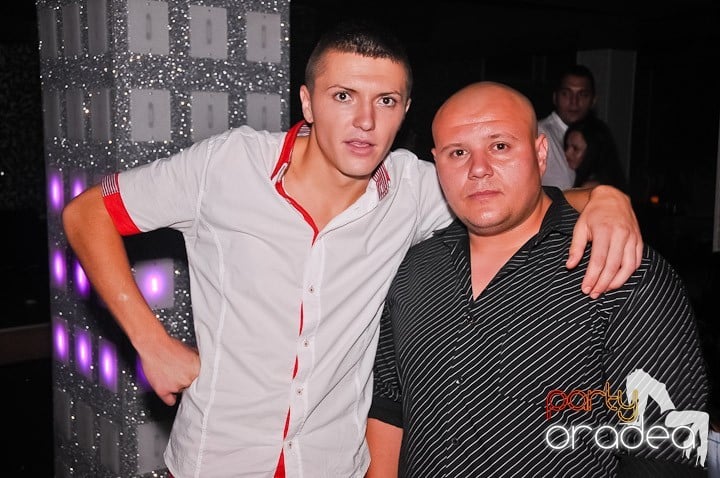 Chef de milioane în Club Life, 