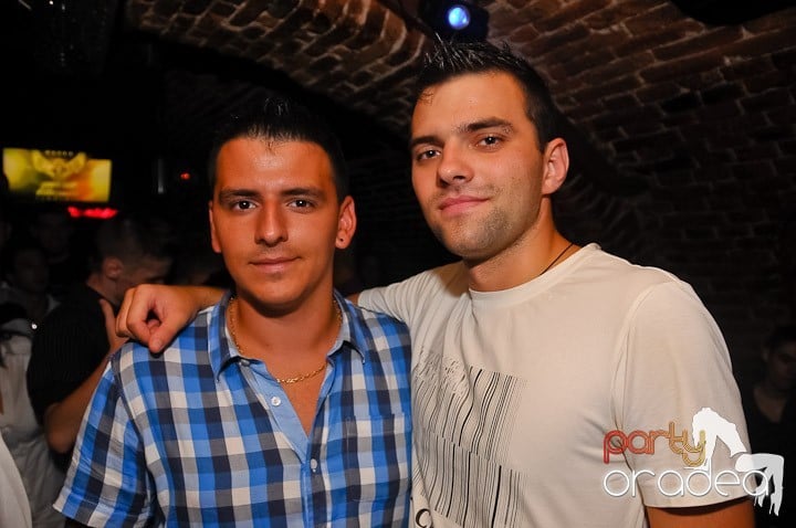 Chef de pomină în Club Escape,