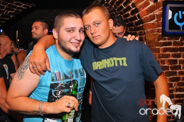 Chef de pomină în Club Escape,