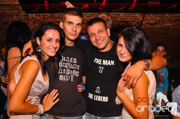 Chef de pomină în Club Escape,