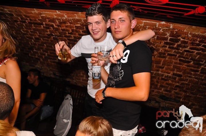 Chef de pomină în Club Escape,
