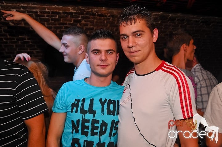 Chef de pomină în Club Escape,