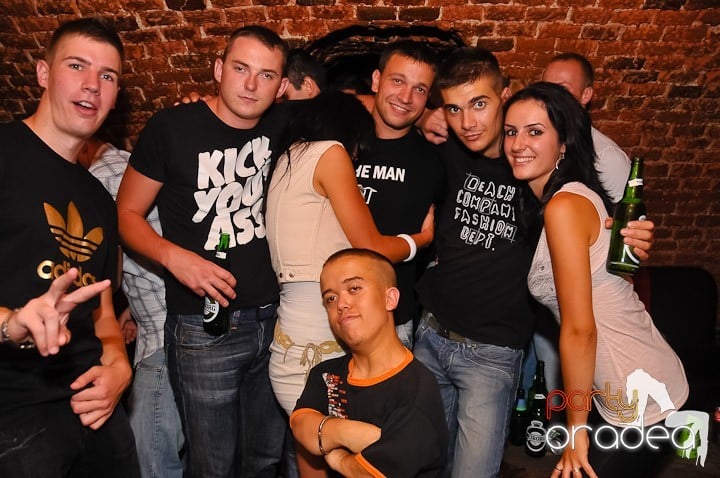 Chef de pomină în Club Escape,