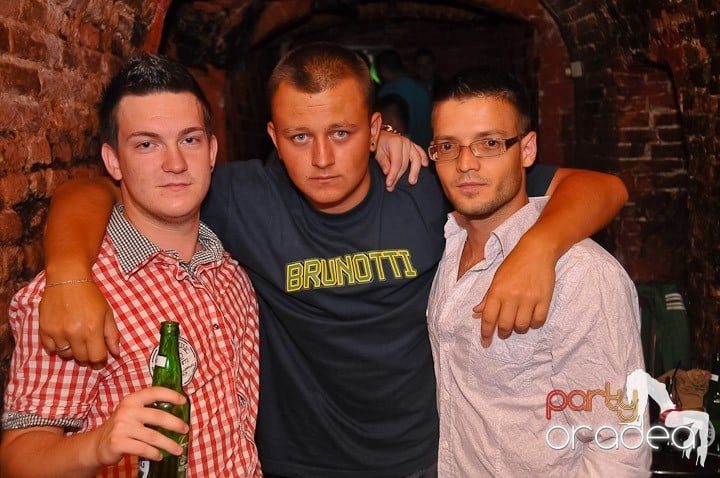 Chef de pomină în Club Escape,