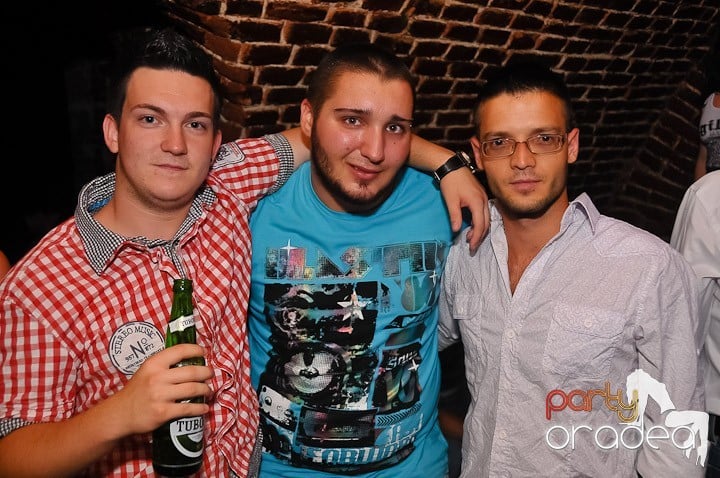 Chef de pomină în Club Escape,
