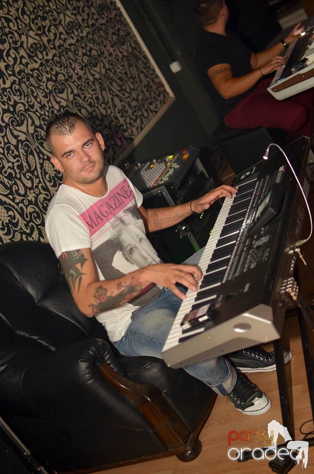 Chef şi veselie în Club Life, 