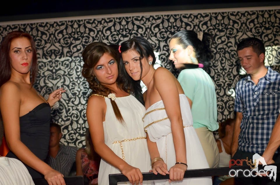 Chef şi veselie în Club Life, 