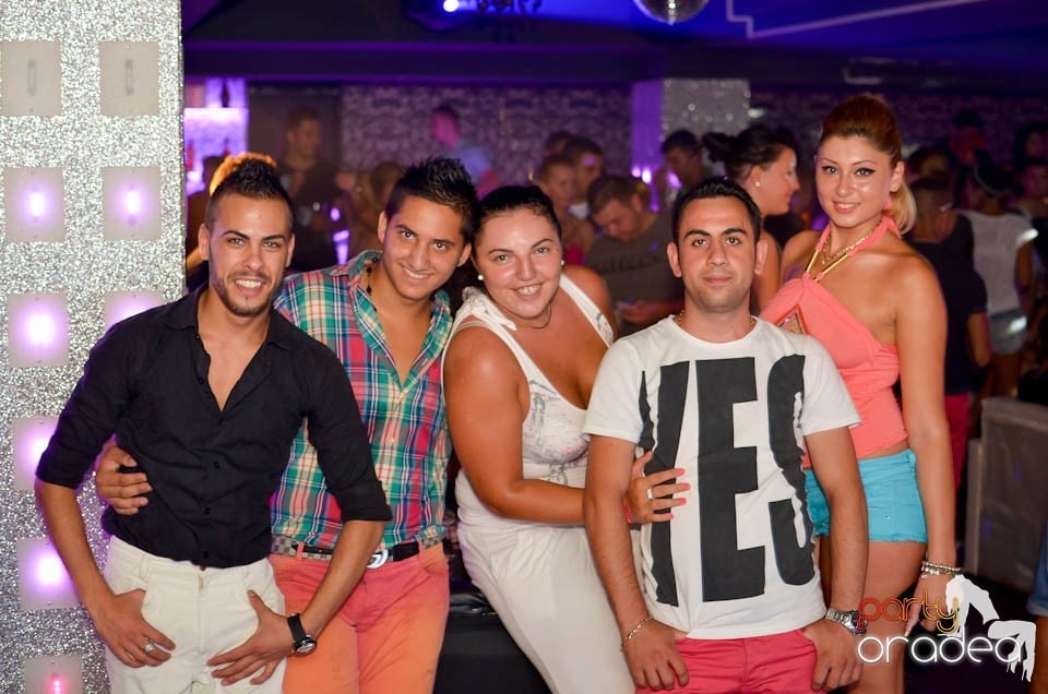 Chef şi veselie în Club Life, 