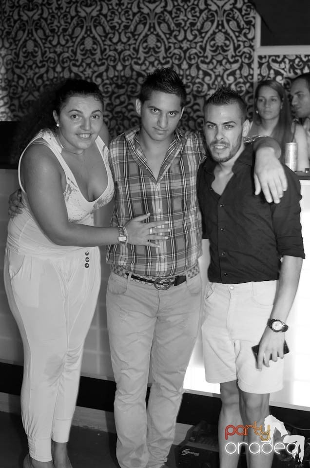 Chef şi veselie în Club Life, 