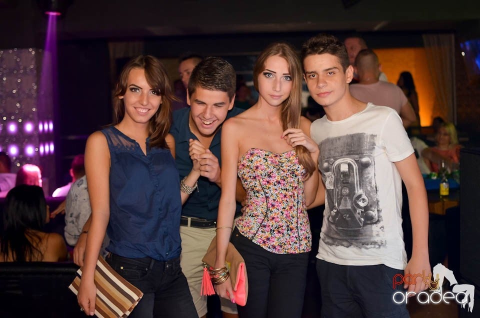 Chef şi veselie în Club Life, 