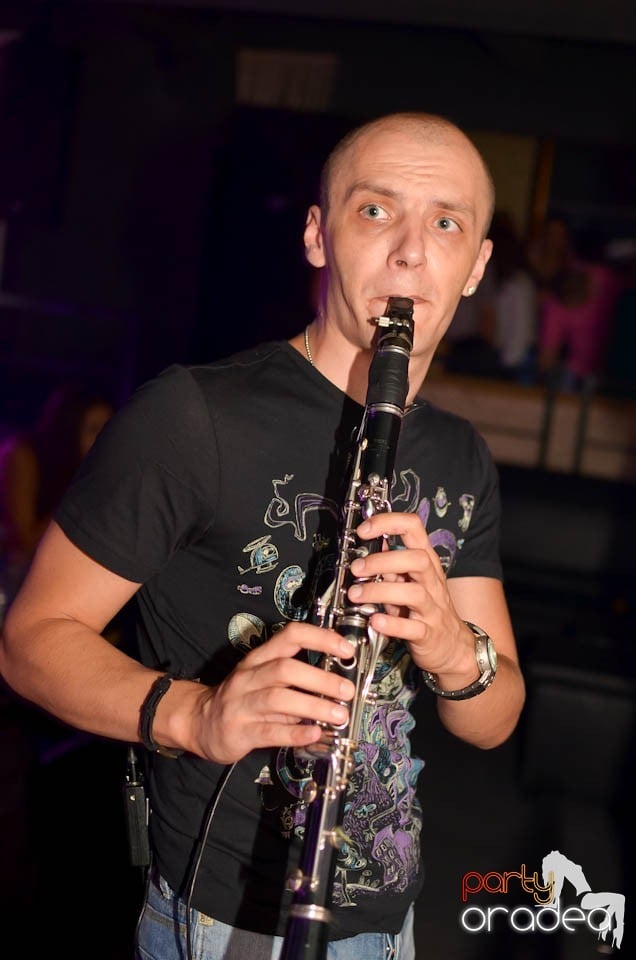 Chef şi veselie în Club Life, 