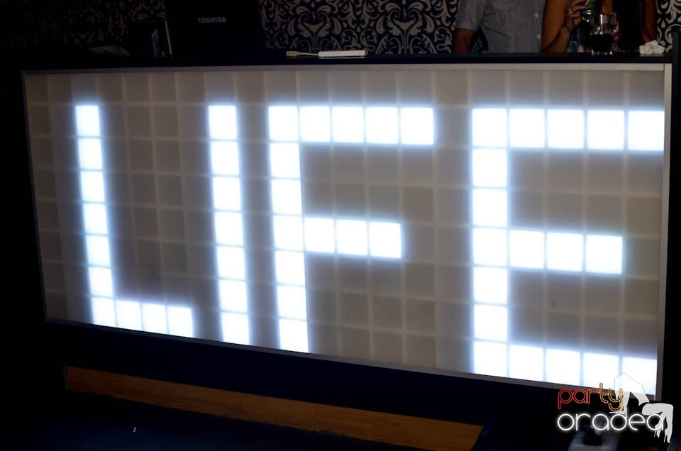 Chef şi veselie în Club Life, 