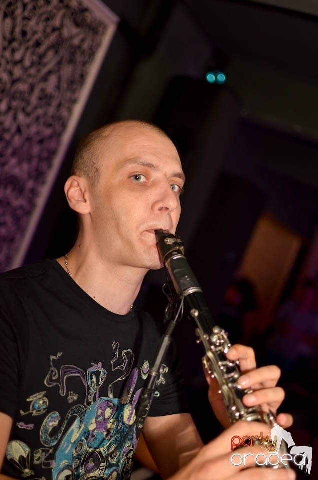 Chef şi veselie în Club Life, 