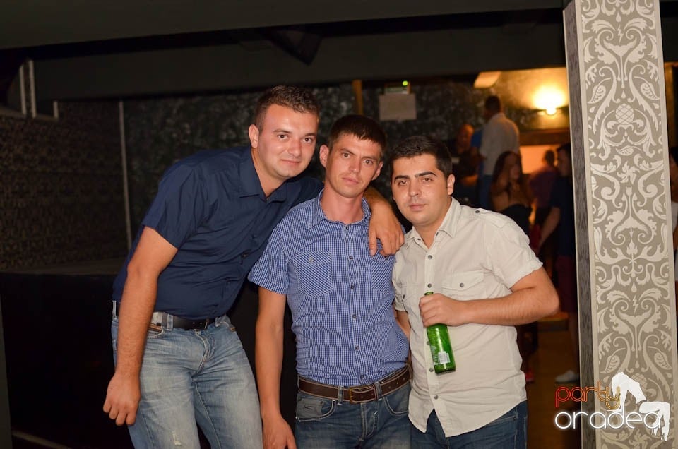 Chef şi veselie în Club Life, 