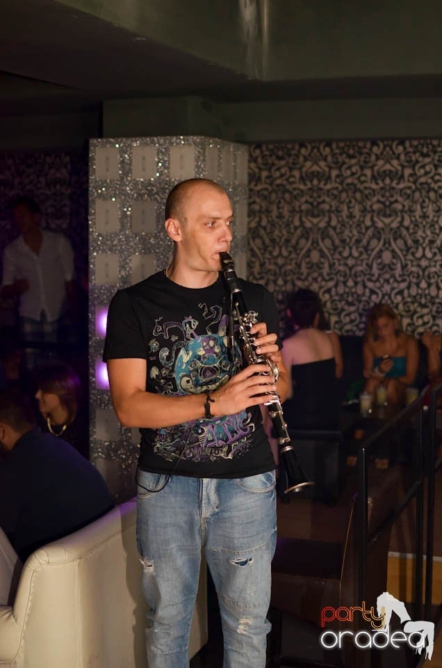 Chef şi veselie în Club Life, 