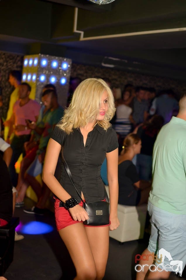 Chef şi veselie în Club Life, 