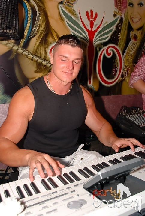 Chef şi veselie în Club Rio, 