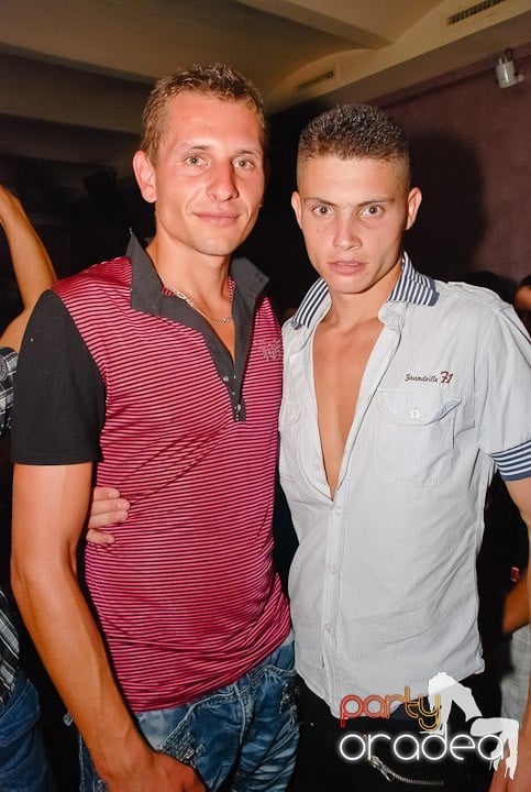 Chef şi veselie în Club Rio, 