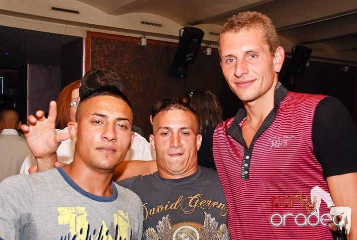 Chef şi veselie în Club Rio, 