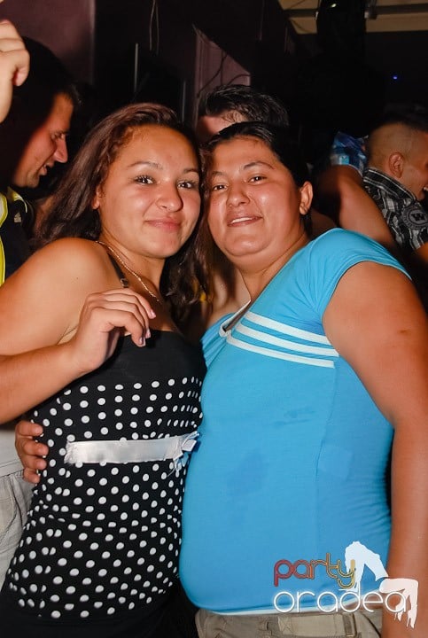 Chef şi veselie în Club Rio, 