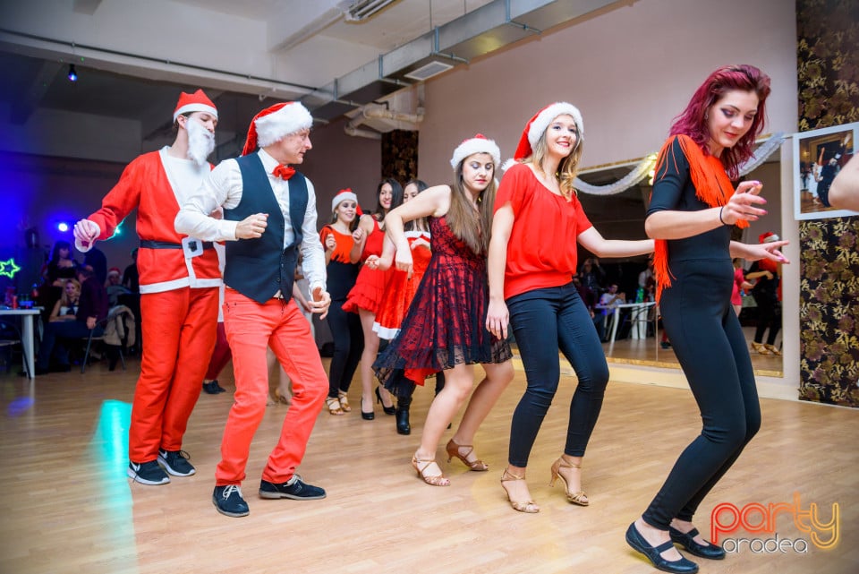 Christmas Dance Party, Feeling Dance