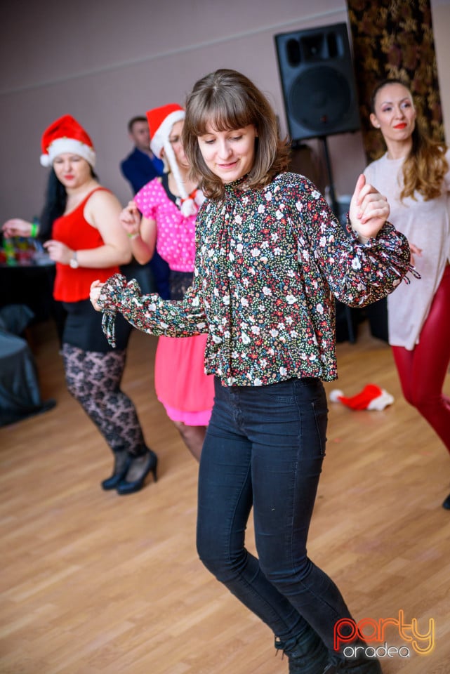 Christmas Dance Party, Feeling Dance