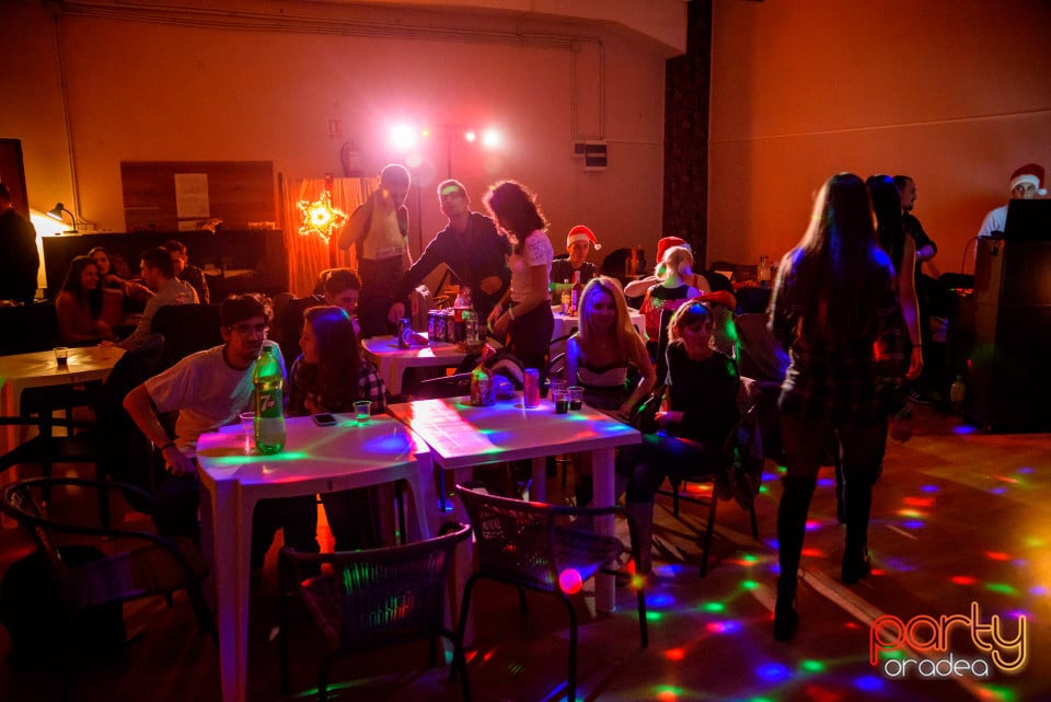 Christmas Dance Party, Feeling Dance