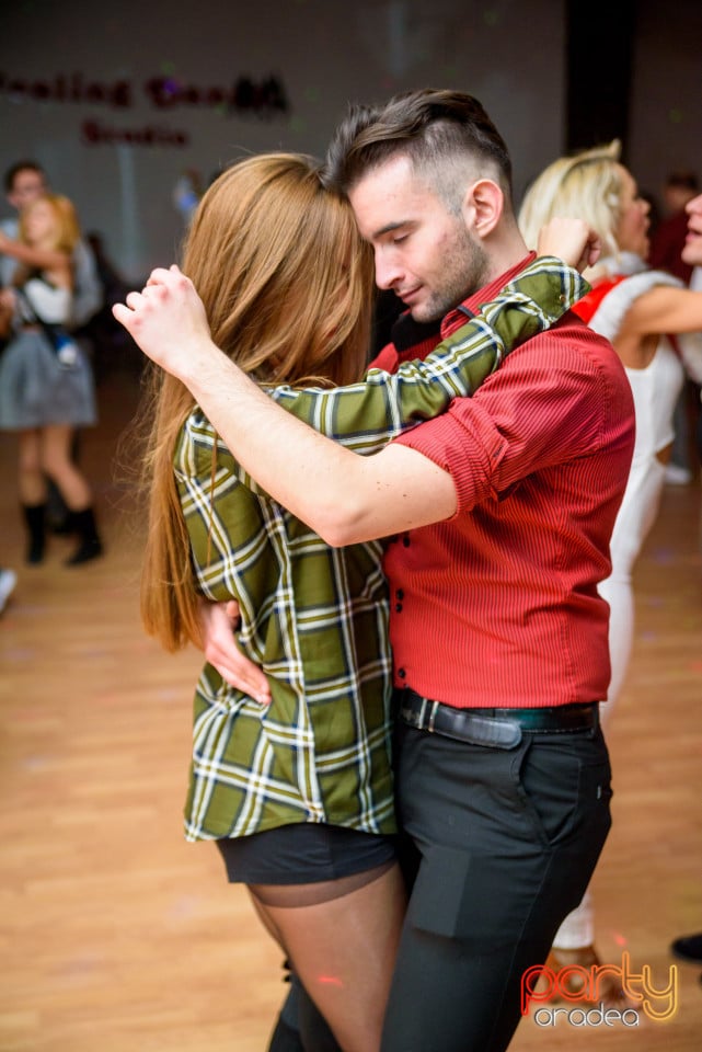 Christmas Dance Party, Feeling Dance