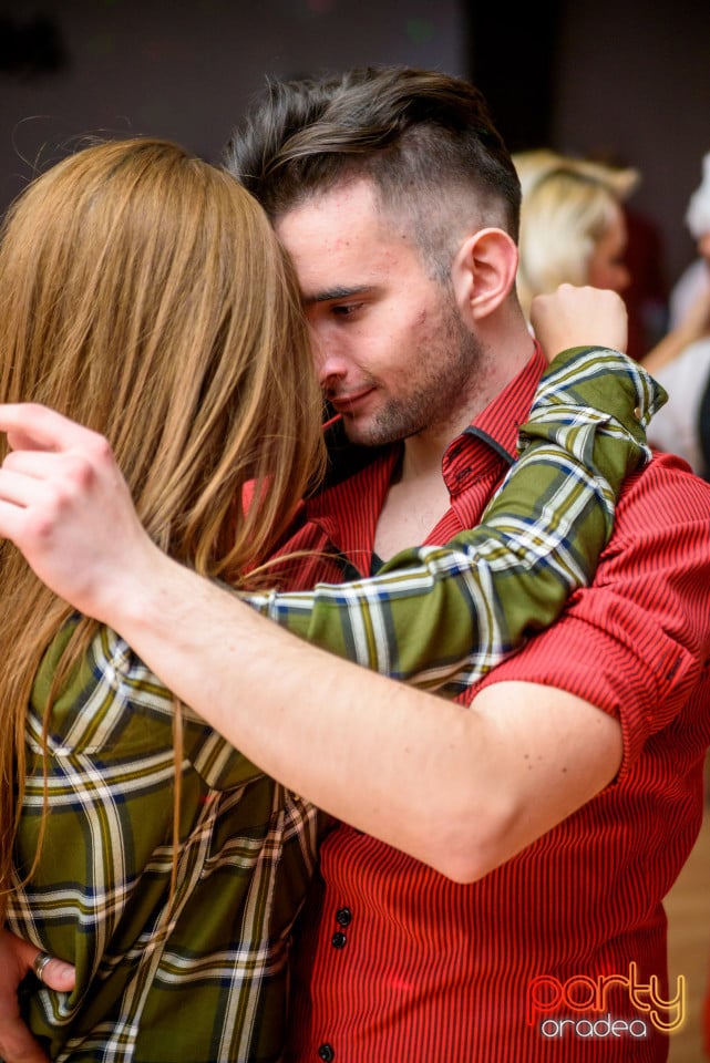 Christmas Dance Party, Feeling Dance