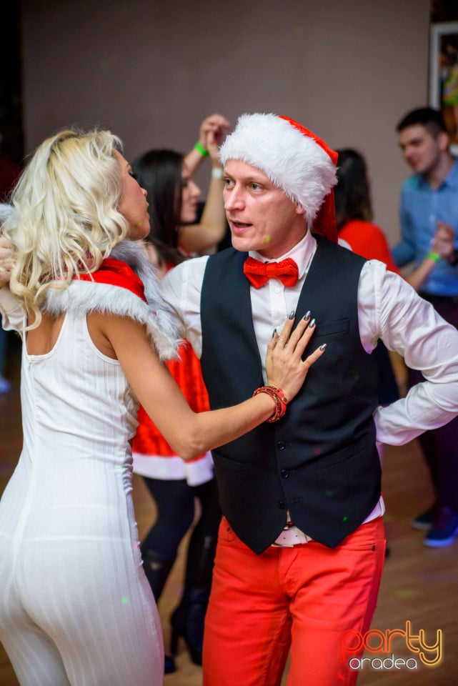 Christmas Dance Party, Feeling Dance