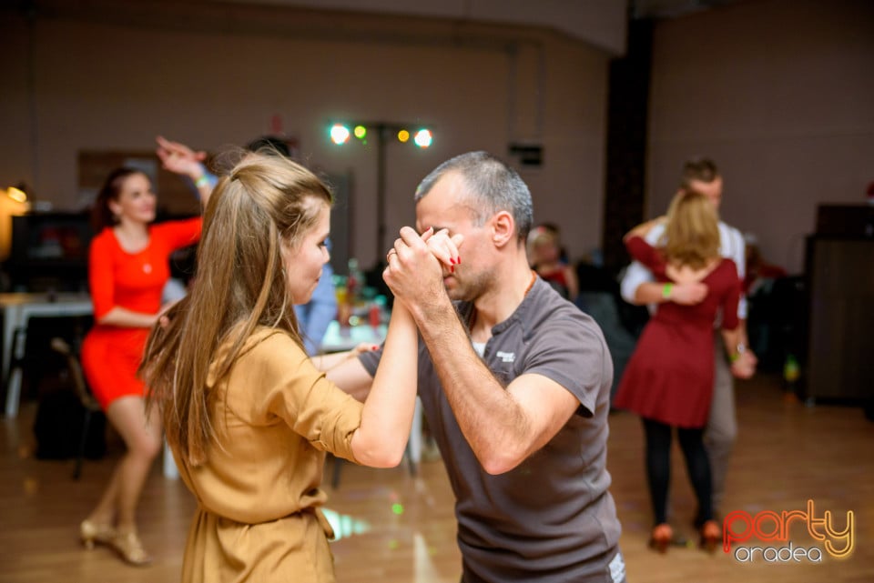 Christmas Dance Party, Feeling Dance