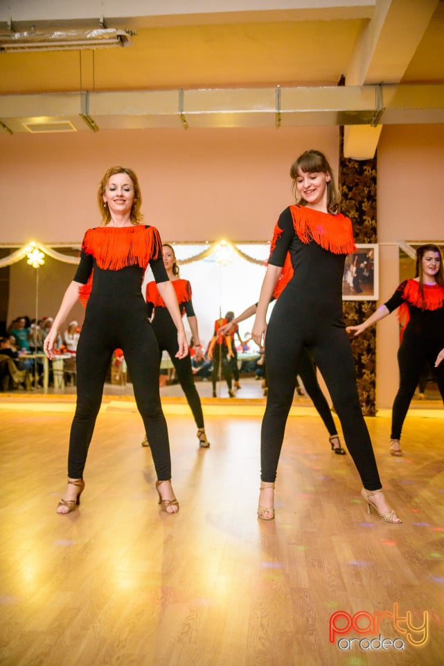 Christmas Dance Party, Feeling Dance