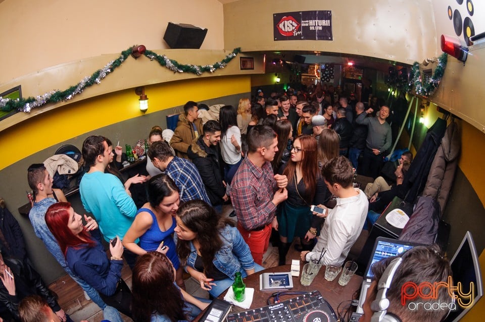 Christmas Party la Yellow, 