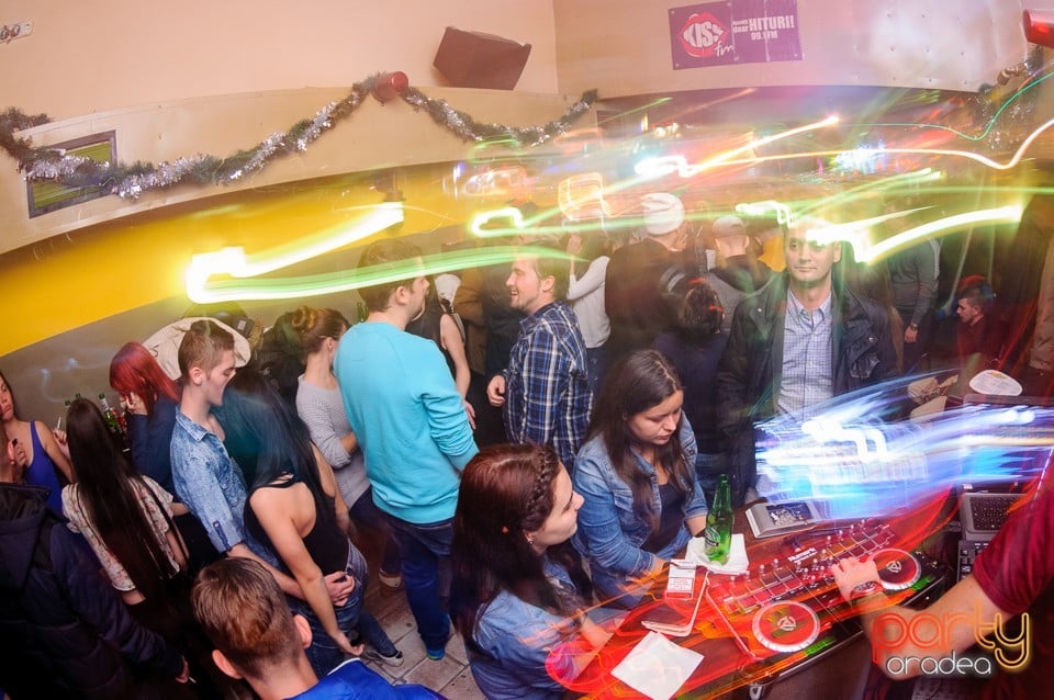 Christmas Party la Yellow, 