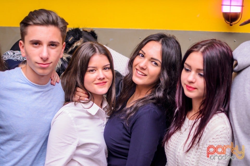 Christmas Party la Yellow, 