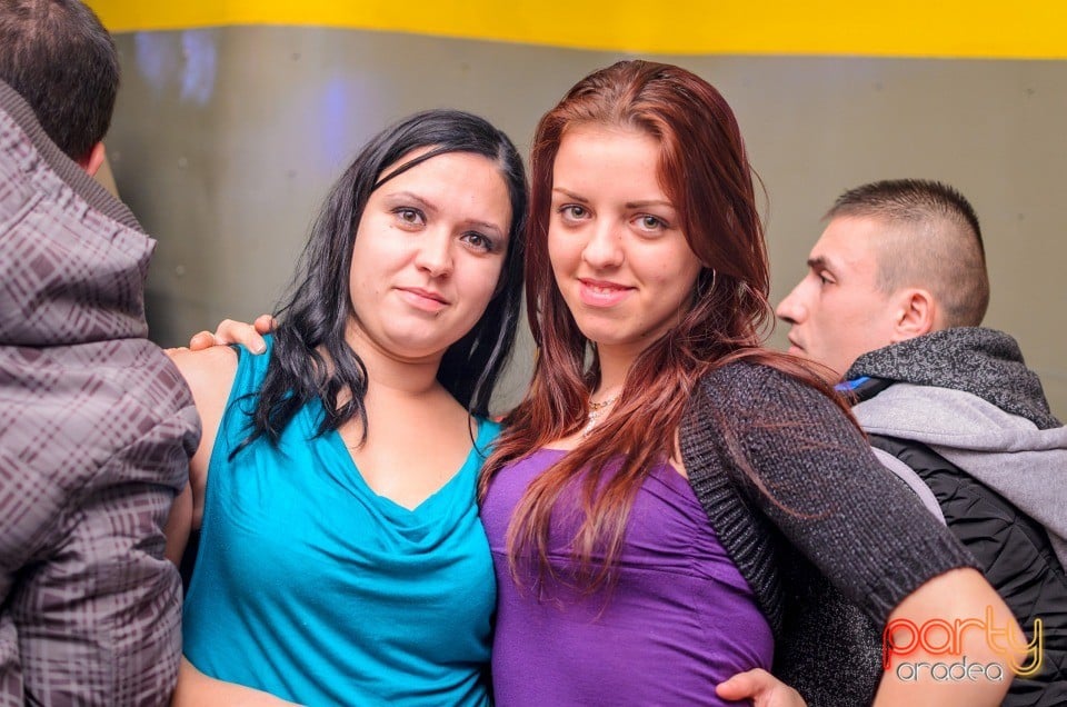 Christmas Party la Yellow, 